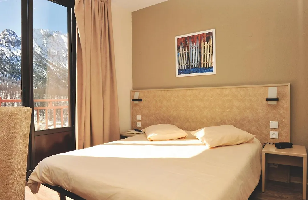 VTF Le Grand Hotel-1